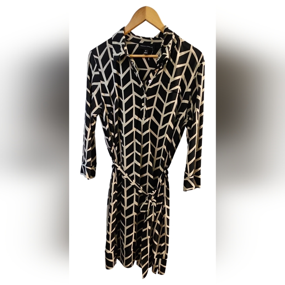 Donna Morgan - Black and Cream Chevon Patterned Midi Dress 3/4 Long Sleeve Tie​ - Picture 2 of 9